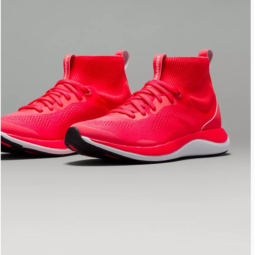 Lululemon Chargefield Mid Women’s workout shoe. NWOT